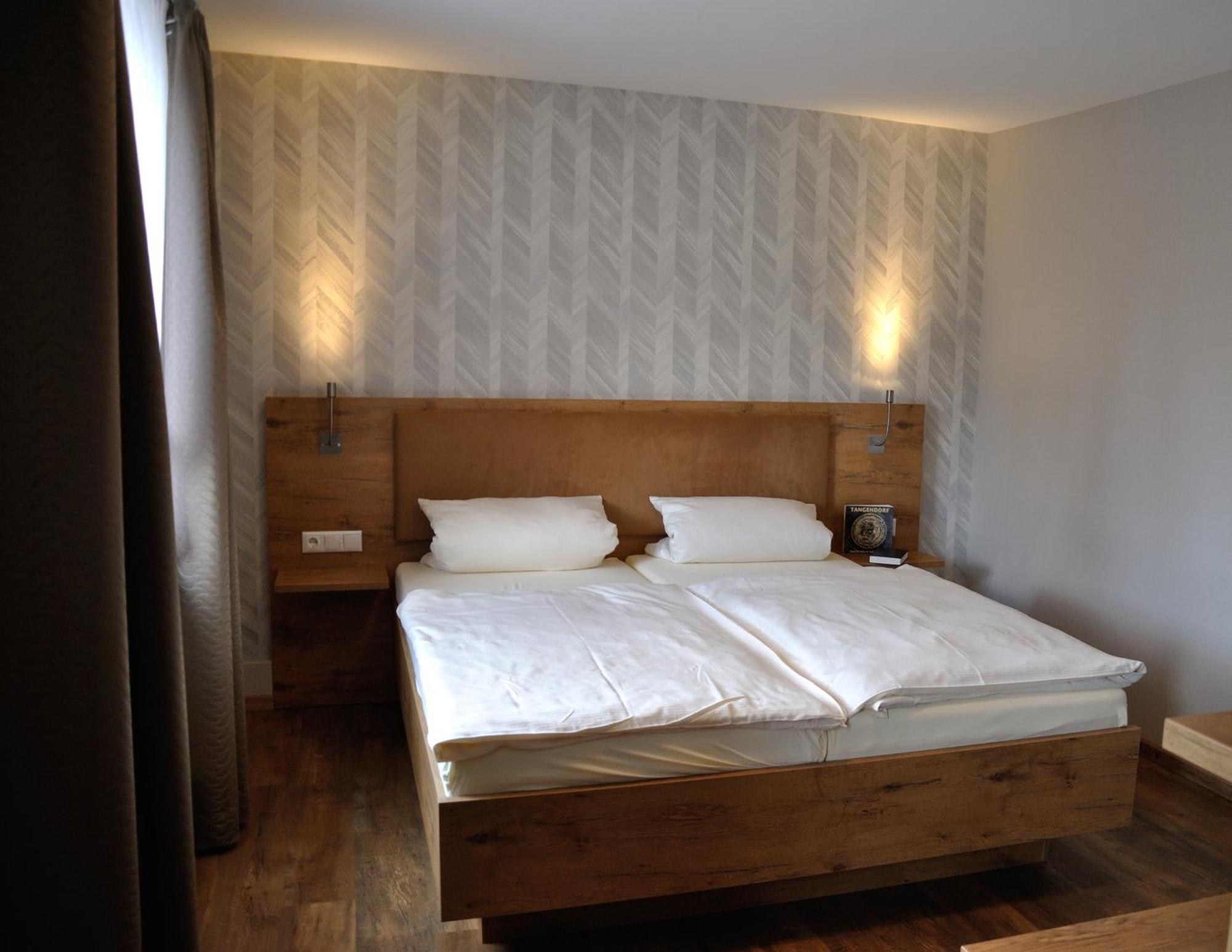 Gasthof Vossbur Toppenstedt Esterno foto