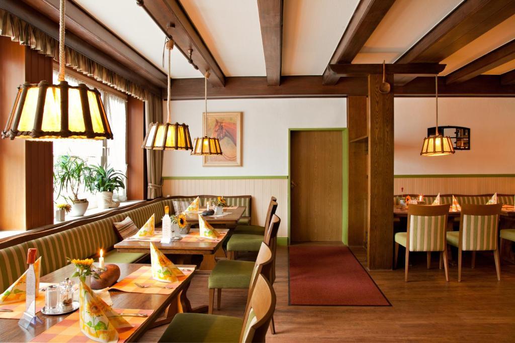 Gasthof Vossbur Toppenstedt Esterno foto